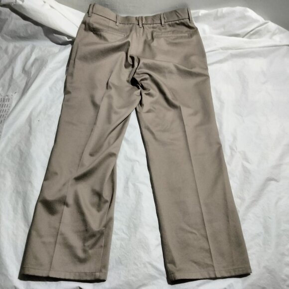 Haggar Men's Chino Khaki Pants H26 Size 36x30 (35x29.5) - Picture 5 of 6